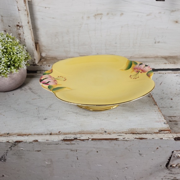 VTG Royal Winton Yellow & Pink Tiger Lily Pedestal Dessert Plate, Cake Stand - Picture 1 of 10